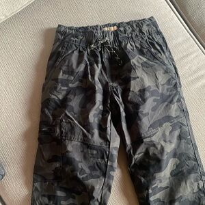 Weatherproof snow pants. Warm soft inside to keep warm.